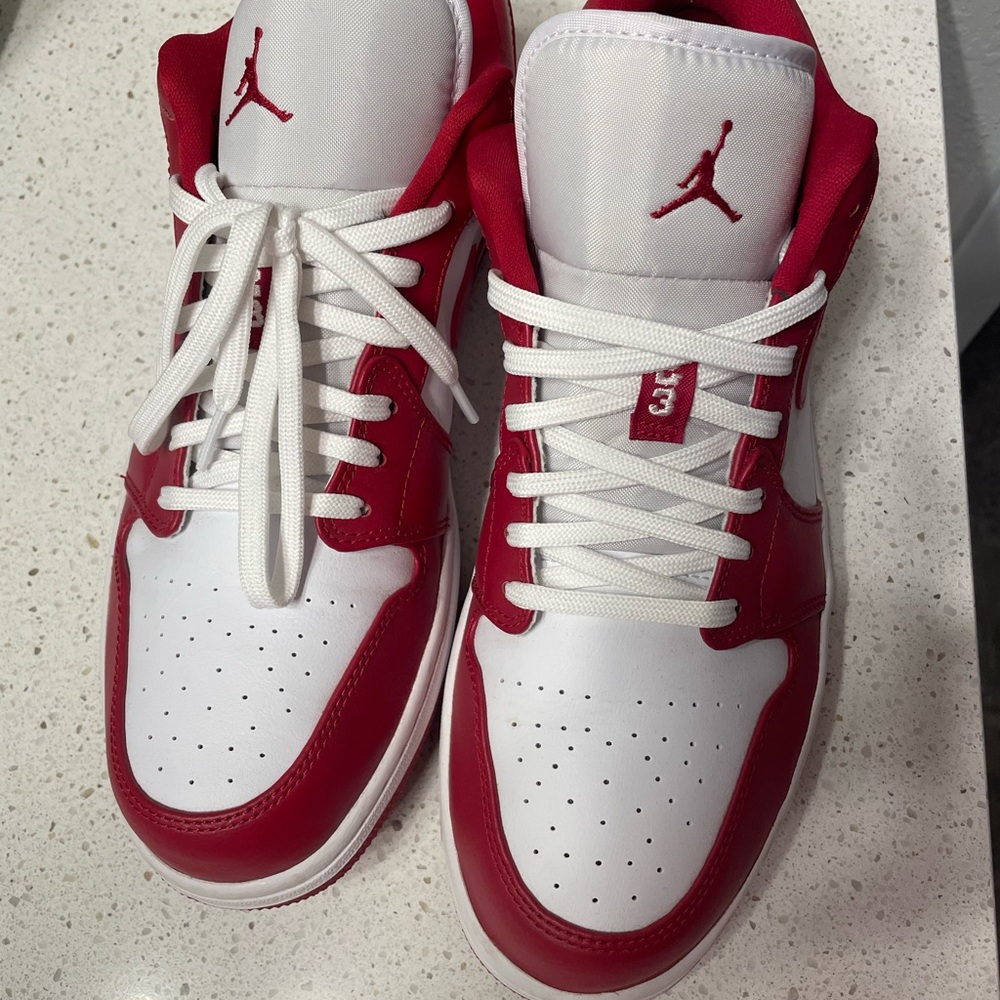 Air Jordan 1 sz 11.5 Red and White